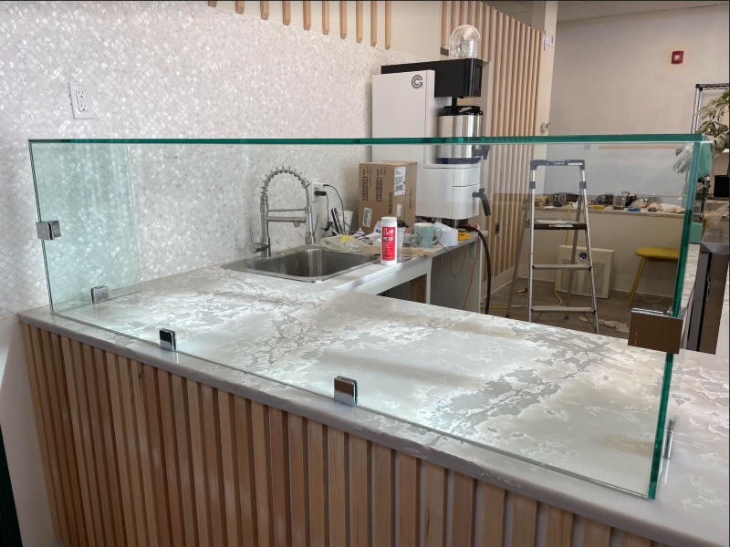 503_custom_glass_sneeze_guard_glass_4.JPG