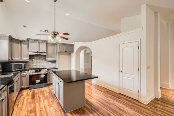 1873 Jameson Cir NE Lot 2 - Web Quality - 012 - 18 Kitchen.jpg