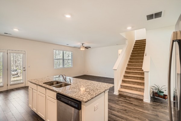 1936 Waycross Lane - Print Quality - 014 - 19 Kitchen.jpg