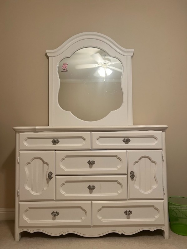 Dresser.jpg