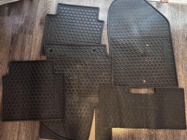 4. Elantra floor mat.jpeg