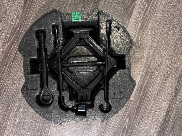 5. Spare tire kit.jpeg