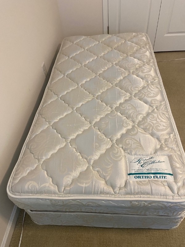 single bed.jpg