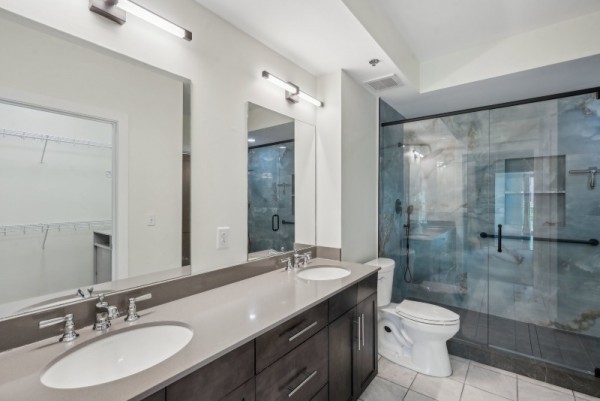 19-web-or-mls-Howell Mill Rd 307-2204-019.jpg