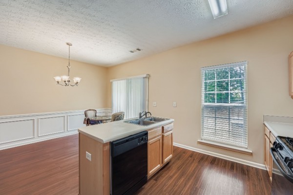 2409 Birkhall Way NW - Print Quality - 012 - 14 Kitchen.jpg