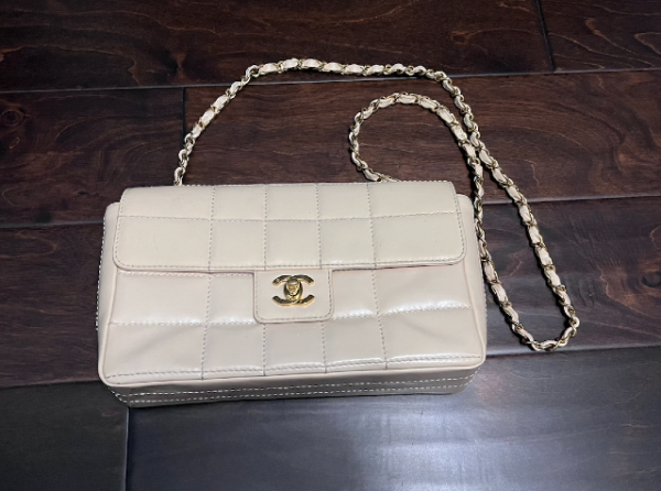 chanel bag white_front.png