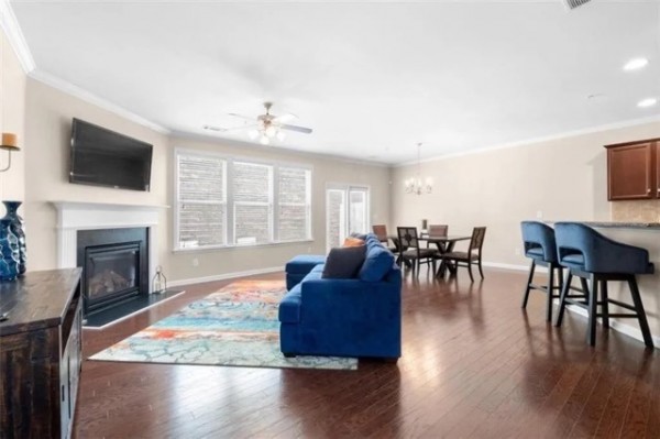 af18b6b23e31f6fc8a79b35c7c82f71bl-m1922954652rd-w2048_h1536 Medium 2.jpeg