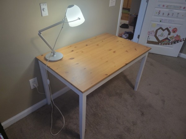 모던한 책상(연서).jpg