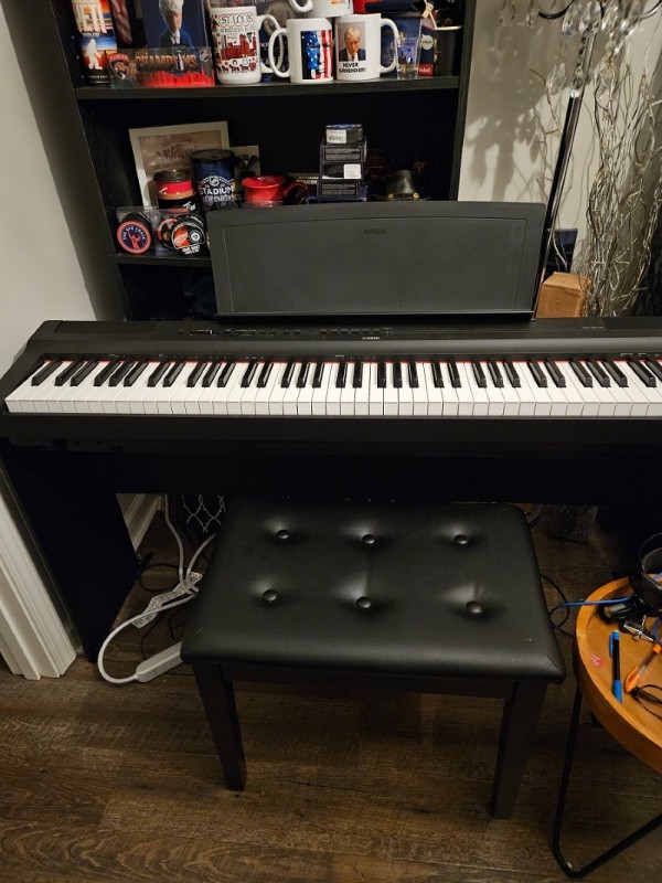 yamaha keyboard 200.jpg