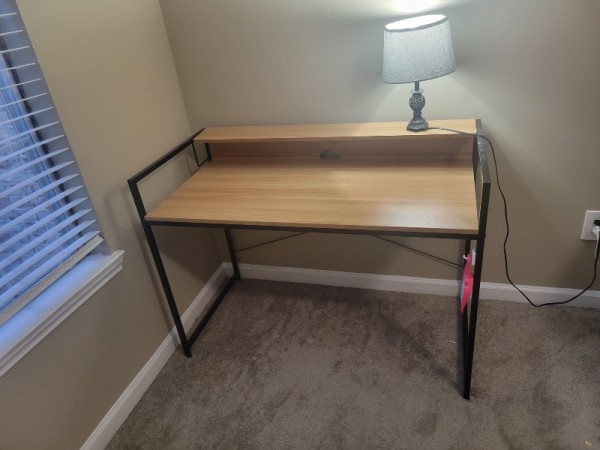 연담이 책상.jpg