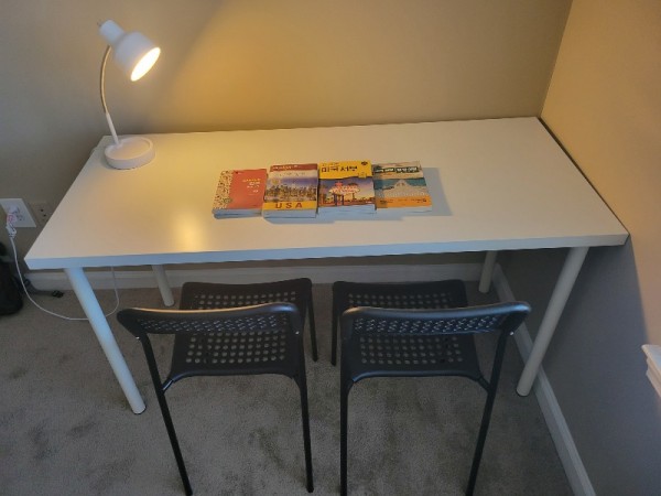 화이트 책상 등 2.jpg