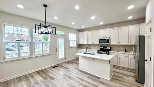 3 Kitchen.jpg