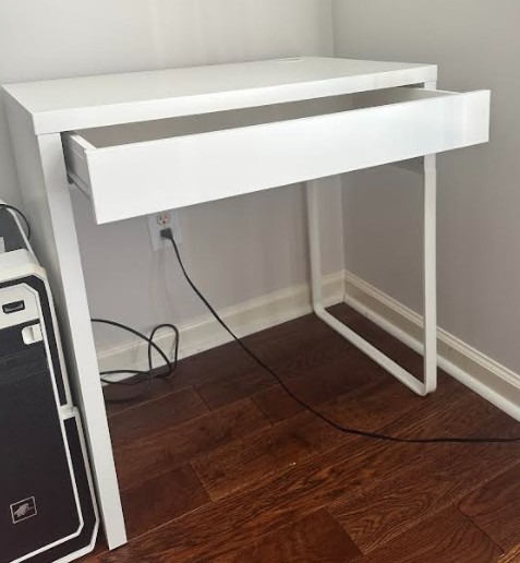 pc desk2.jpg