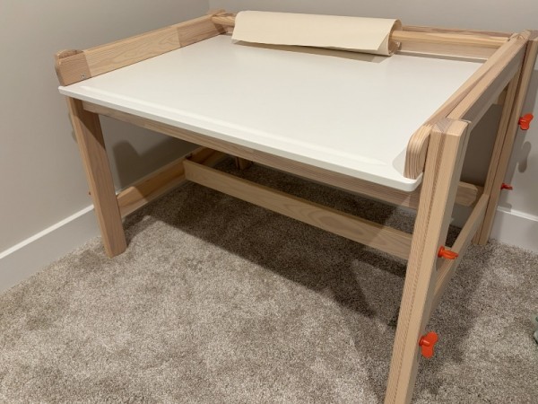desk1.jpg